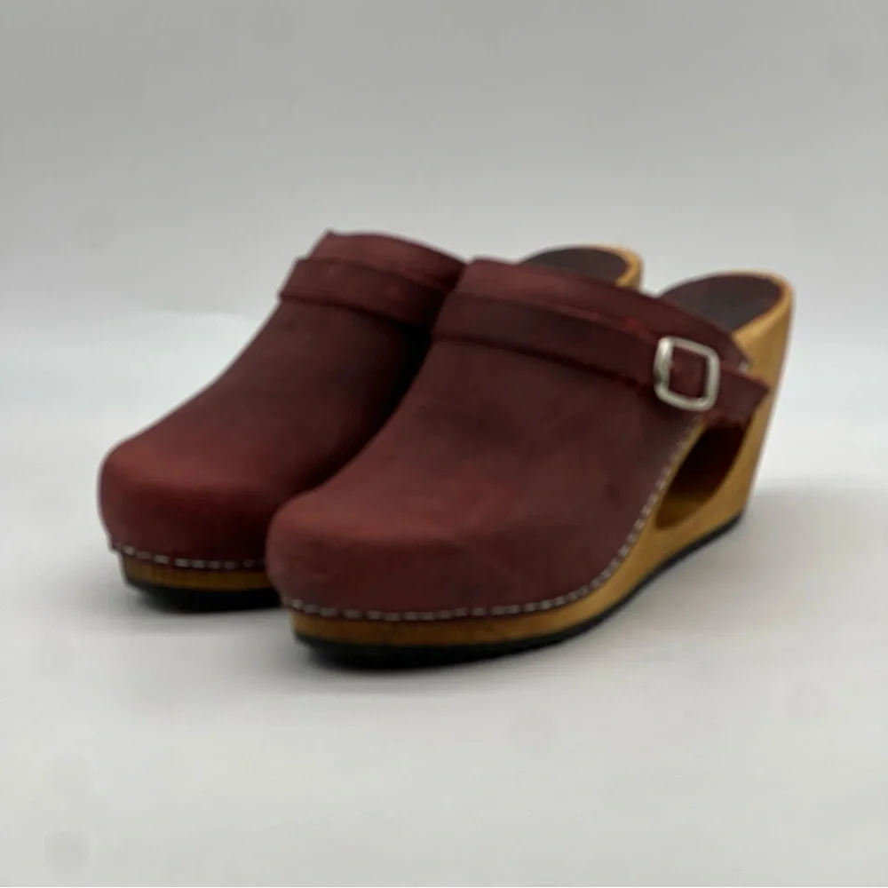 Sanita Clogs. Size 10 - Picture 4 of 9